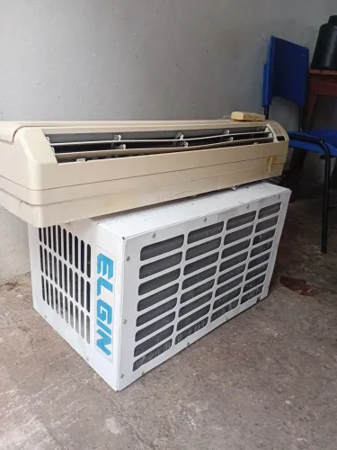 Split Elgin 12 mil BTUs com defeito, Funciona depois para.