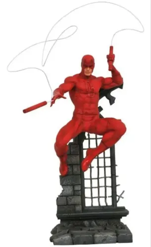 Demolidor Marvel Gallery Diamond Select Estátua Traje Clássico Daredevil 
