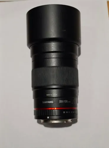 Lente Samyang 135mm F2.0 ED UMC Sony A
