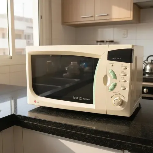 MICRO-ONDAS LG COM GRILL - CAPACIDADE DE 30 LITROS - EXCELENTE ESTADO 