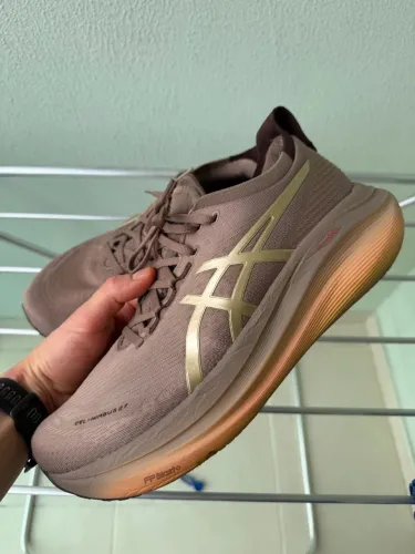 Tênis asics Nimbus 27