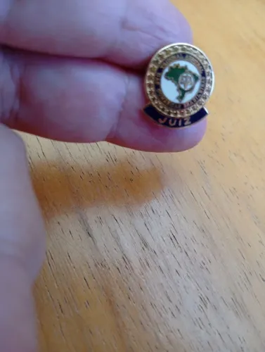 Vendo PIN de lapela Broche de Juiz Arbitral, lei 9.307 de Setembro de 1996.