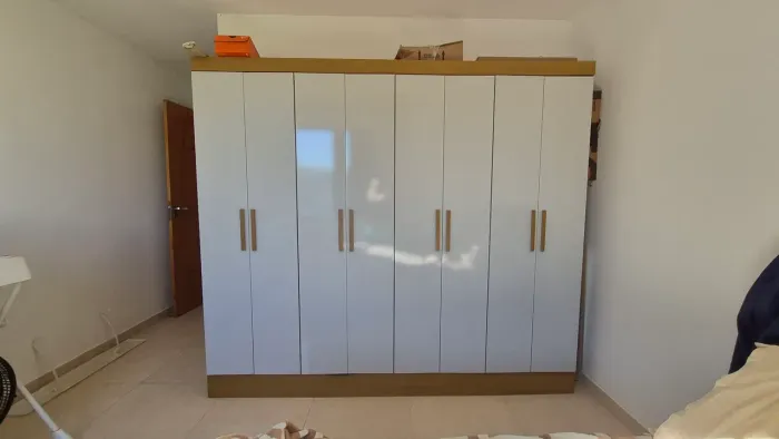 Armário Guarda roupa casal 8 portas 4 gavetas