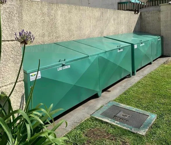 Lixeira grande capacidade 3700lts toda fabricada na chapa galvanizada 16 .