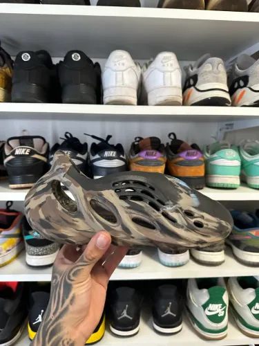 Yeezy Foam Runner MX Cinder