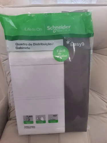 Quadro de distribuição disjuntores Schneider