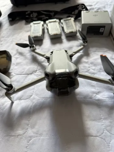 Drone DJI mini 4 pro com tela