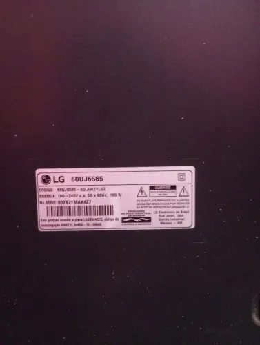 Tv LG com deito na placa 60 polegadas