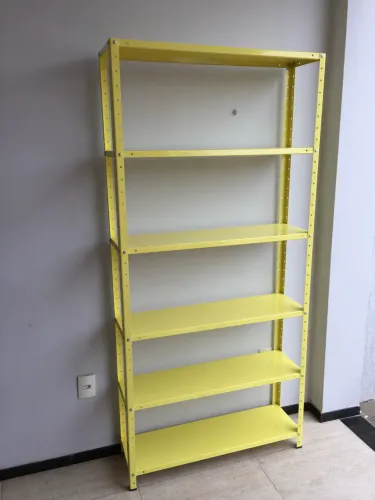 Estante de aço com 06 bandejas reguláveis , dimensões 2,00 h x 0,93 L x 0,26 p