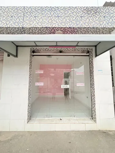 Aluga-se loja em Afogados - Porta de Vidro -R$500,00