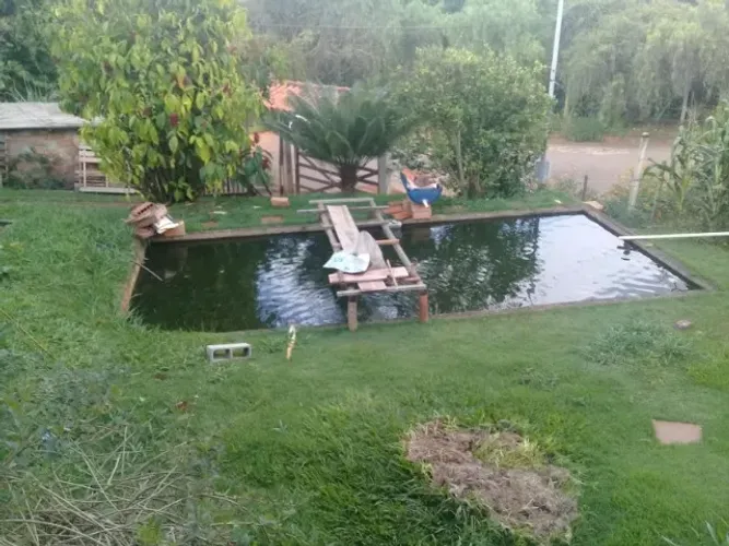 Sítio/chácara com 2670m casa bem estruturada com 3 quartos na região de Rio Manso.