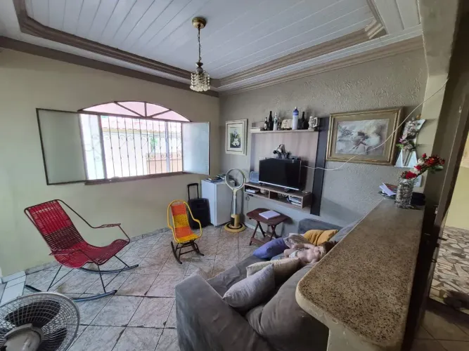 CASA TÉRREA À VENDA  NOVA ESPERANÇA. 3 QUARTOS SENDO 1 SUITE E 3 VAGAS.