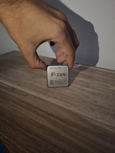 RYZEN 3 2200G