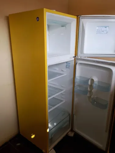Geladeira semi Nova !