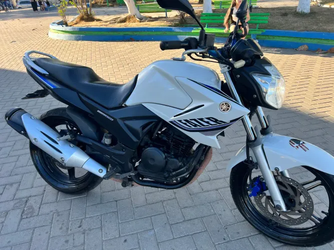 YAMAHA FAZER 250