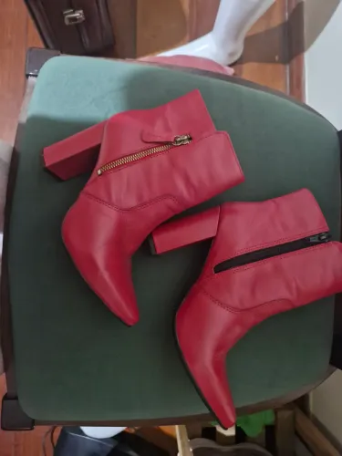 Bota de couro Maria Flor (tam. 35) 