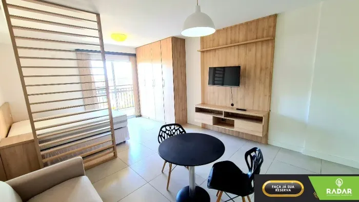 Condomínio HUB, andar alto, apartamento bem mobiliado para locação.