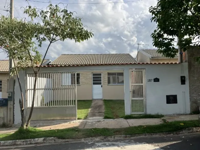 Casa | Garagem 2 Carros | Entrada Social Separada Para entrada de moto e pedestre