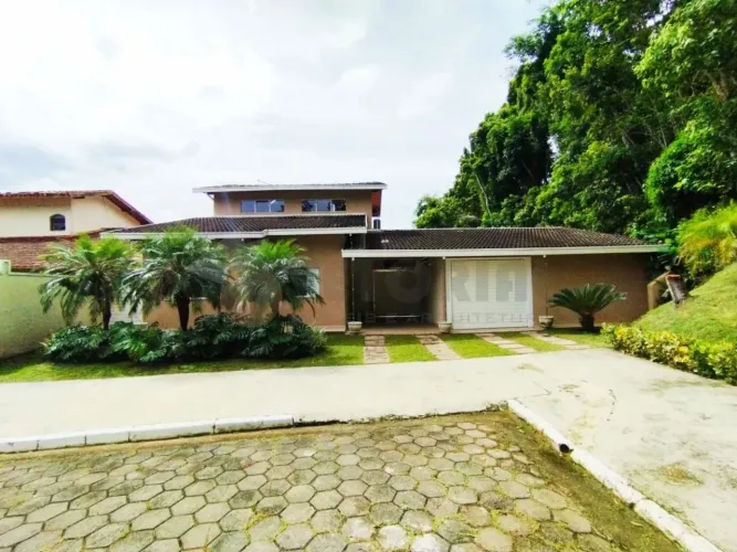 Casa com 3 dormitórios à venda, 300 m² por R$ 1.760.000,00 - Massaguaçu - Caraguatatuba/SP