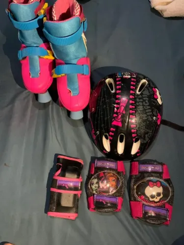 Patins 4 rodas com proteção