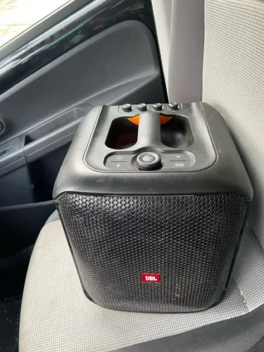 Jbl partybox karaokê 