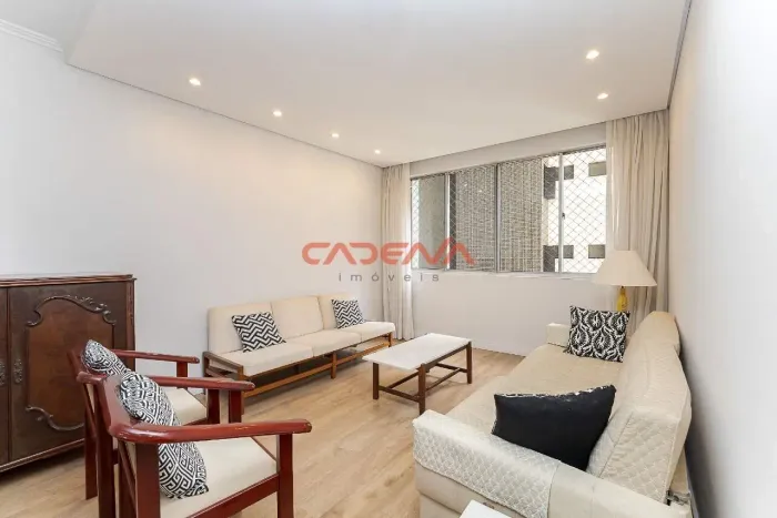 Apartamento com 3 quartos e 1 vaga à venda no Água Verde