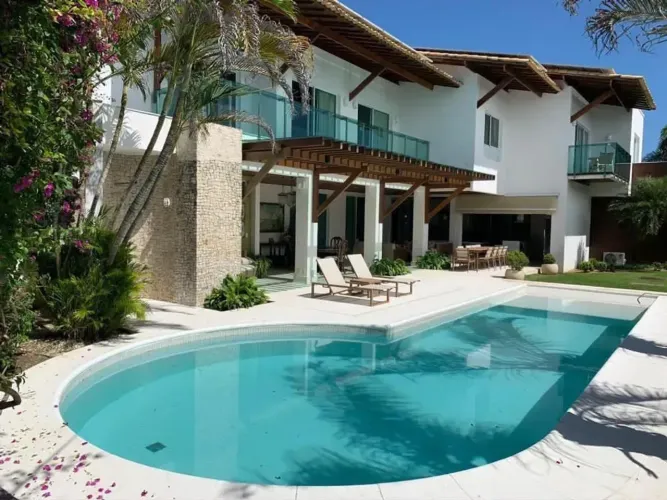 Laise mostra Mansão luxuosa 750m2 Ponta Negra BOULEVARD