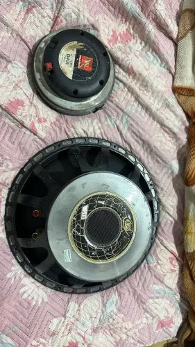 Eros 800 é jbl 405