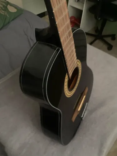 Violão novo