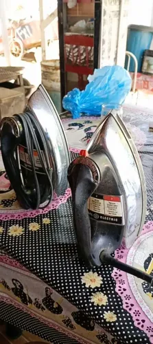 Vendo dois ferro de passar relíquia