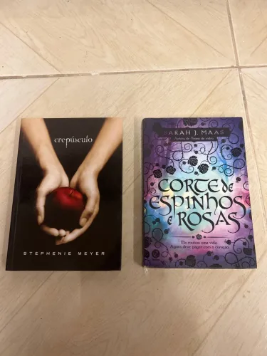 Livros (combo): Crepúsculo e corte de espinhos e rosas