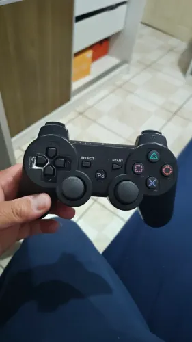 Controle ps3, novos paralelos, comprado a 1 mês e não usei somente controles e cabo.