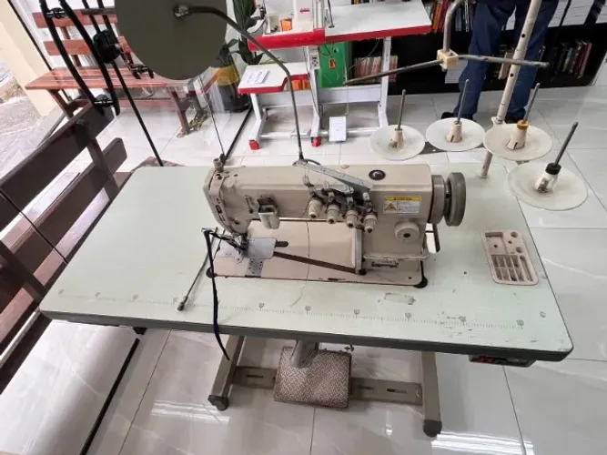 Maquina de costura
