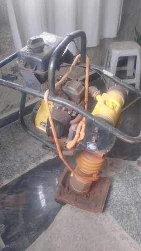 Compactador de solo