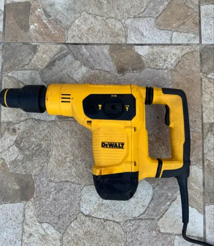Martelete Perfurador e Rompedor DeWALT D25481K-B2 SDS Max 1050W