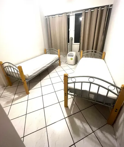 Cama Beliche desmontável + dois colchões ideal AirBnB