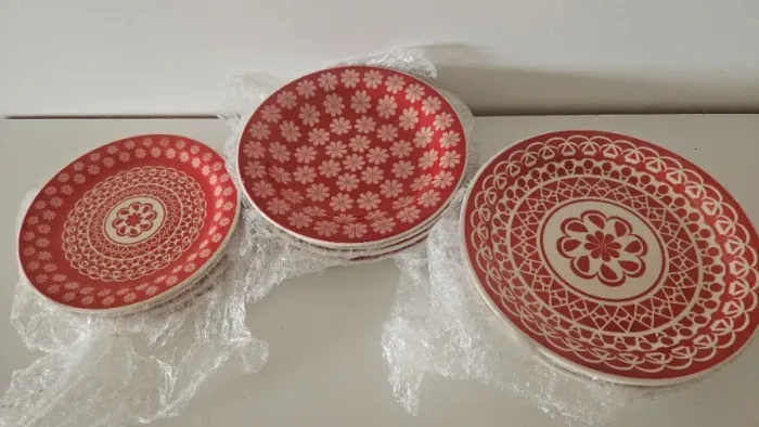 Aparelho de Jantar 12 Peças Oxford - Cerâmica Redondo Vermelho e Branco Floreal Renda