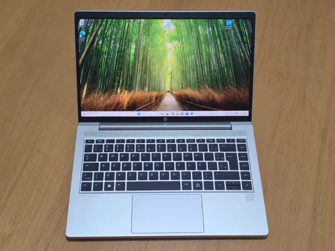 Notebook HP Probook 445 G9 Ryzen 5 5625U 16GB RAM e 256GB SSD - Tela 14" Full HD