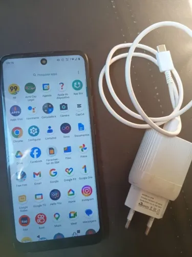 Vendo moto e40 bateria ótima nenhum trinco e com carregador .
