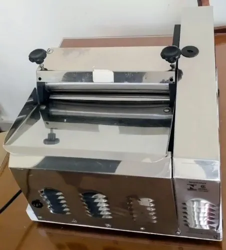 Cilindro Laminador De Massa 1/2cv Bivolt HB300L Hidro