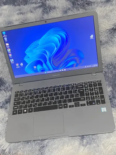 Notebook Samsung i7 8 Ger.