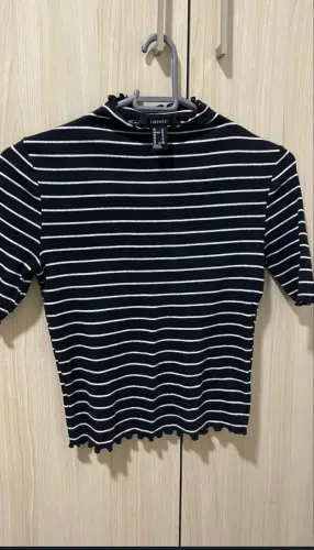 Blusa gola alta Forever21