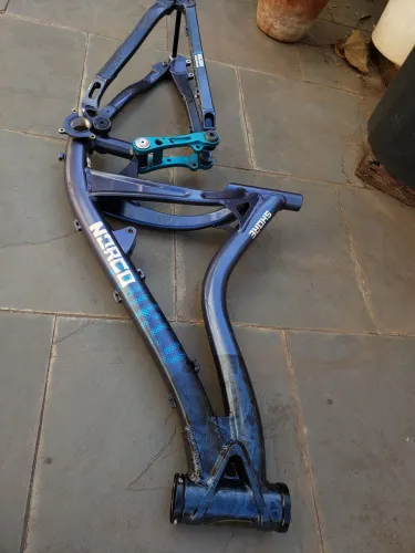 Quadro para downhill Norco Shore 3 aro 26 (passa 27.5)
