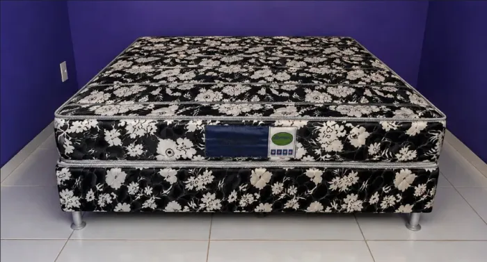 Cama Queen de mola