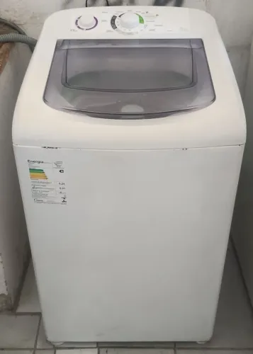 VENDO UMA MÁQUINA DE LAVAR CONSUL 8 KILOS BEM CONSERVADA TODA OK