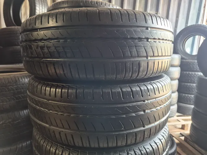 Par de pneus 205/65/15 Pirelli