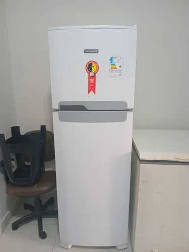 Geladeira continental semi nava por R$2000