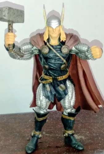 THOR FIGURA DE AÇÃO