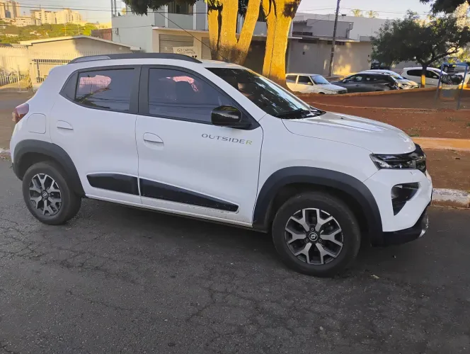 Renault Kwid Outsider 1.0 Flex 12V 5P Mec. 2023