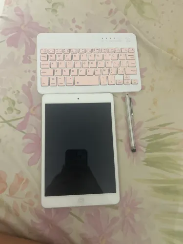 Vendo iPad mini+teclado+canetinha